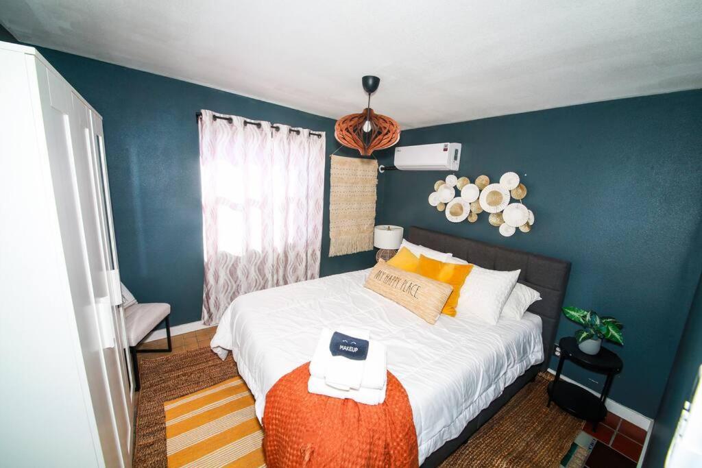 The Desert Shire Stargazing,cold Plung & Largespa Holiday home Yucca Valley