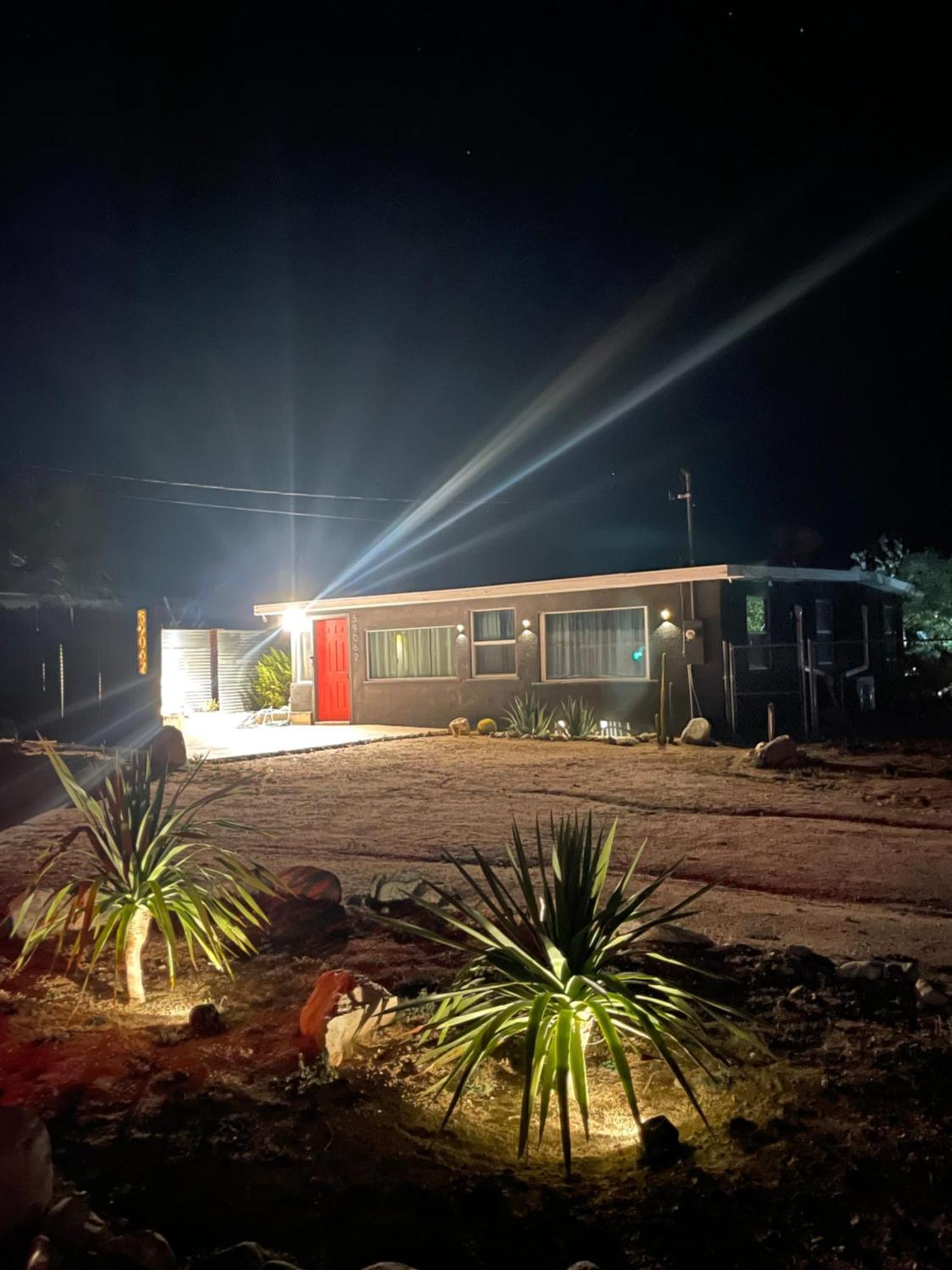 Holiday home The Desert Shire Stargazing,cold Plung & Largespa Yucca Valley